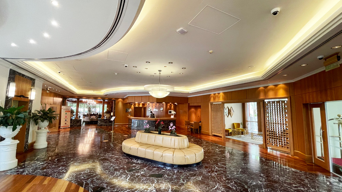 Reception lobby at Dubai Marine Beach Resort and Spa